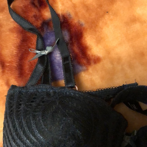 Lingerie - Picture 2 of 4